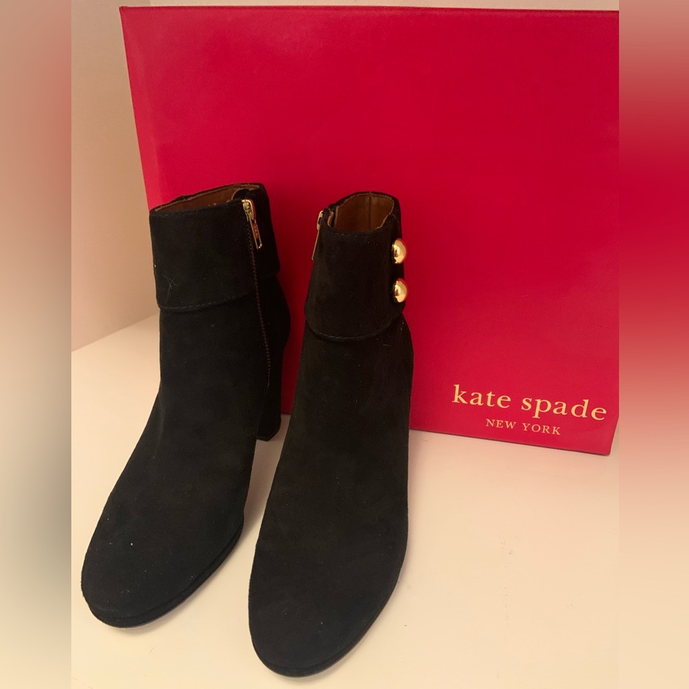 Excellent Kate Spade Short Boots in Black Kid Suede with gold buttons. Size 8.5 - Picture 2 of 5